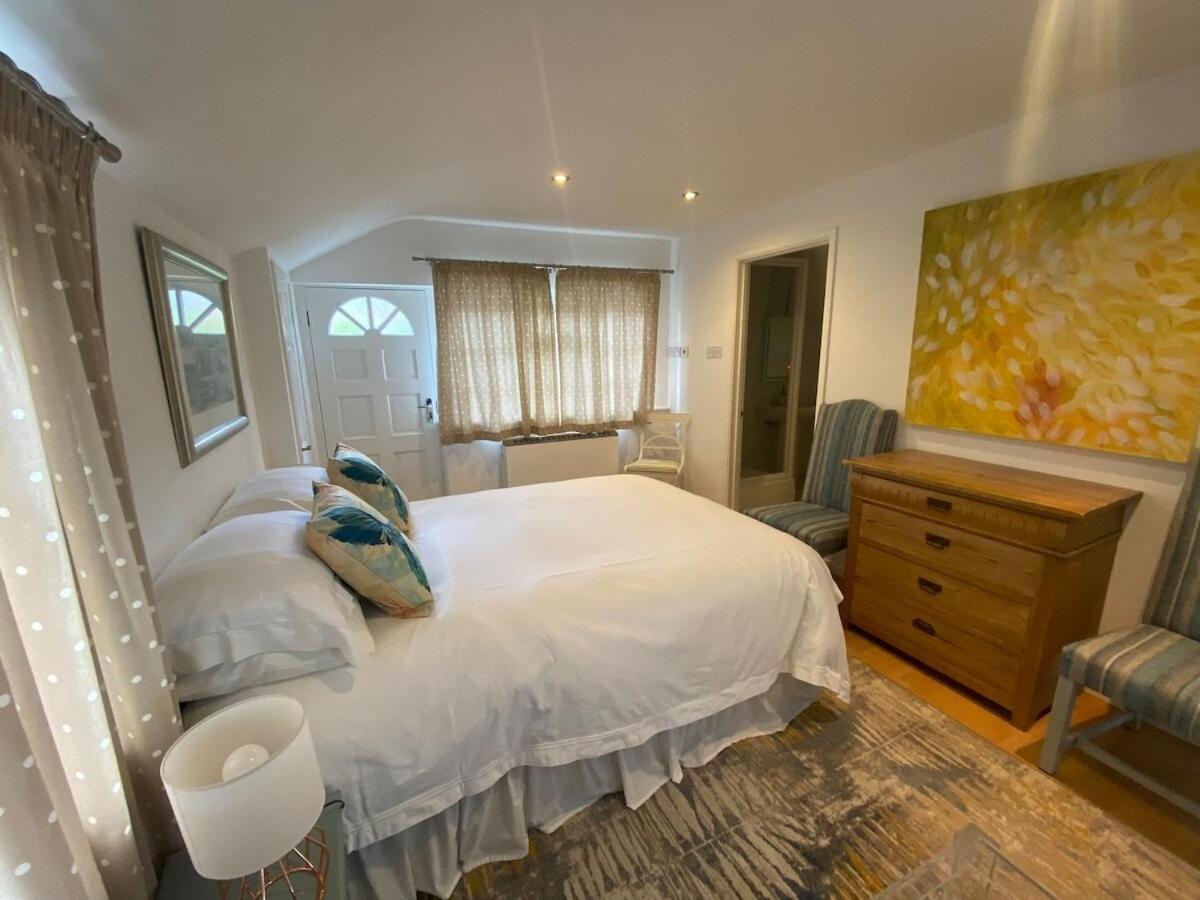 Private Entry Guesthouse Hideaway Hordle Εξωτερικό φωτογραφία
