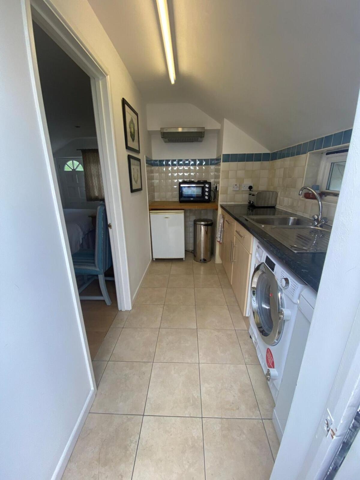 Private Entry Guesthouse Hideaway Hordle Εξωτερικό φωτογραφία