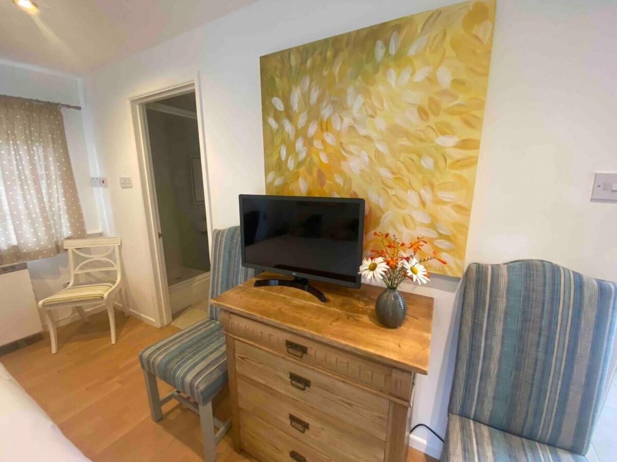 Private Entry Guesthouse Hideaway Hordle Εξωτερικό φωτογραφία
