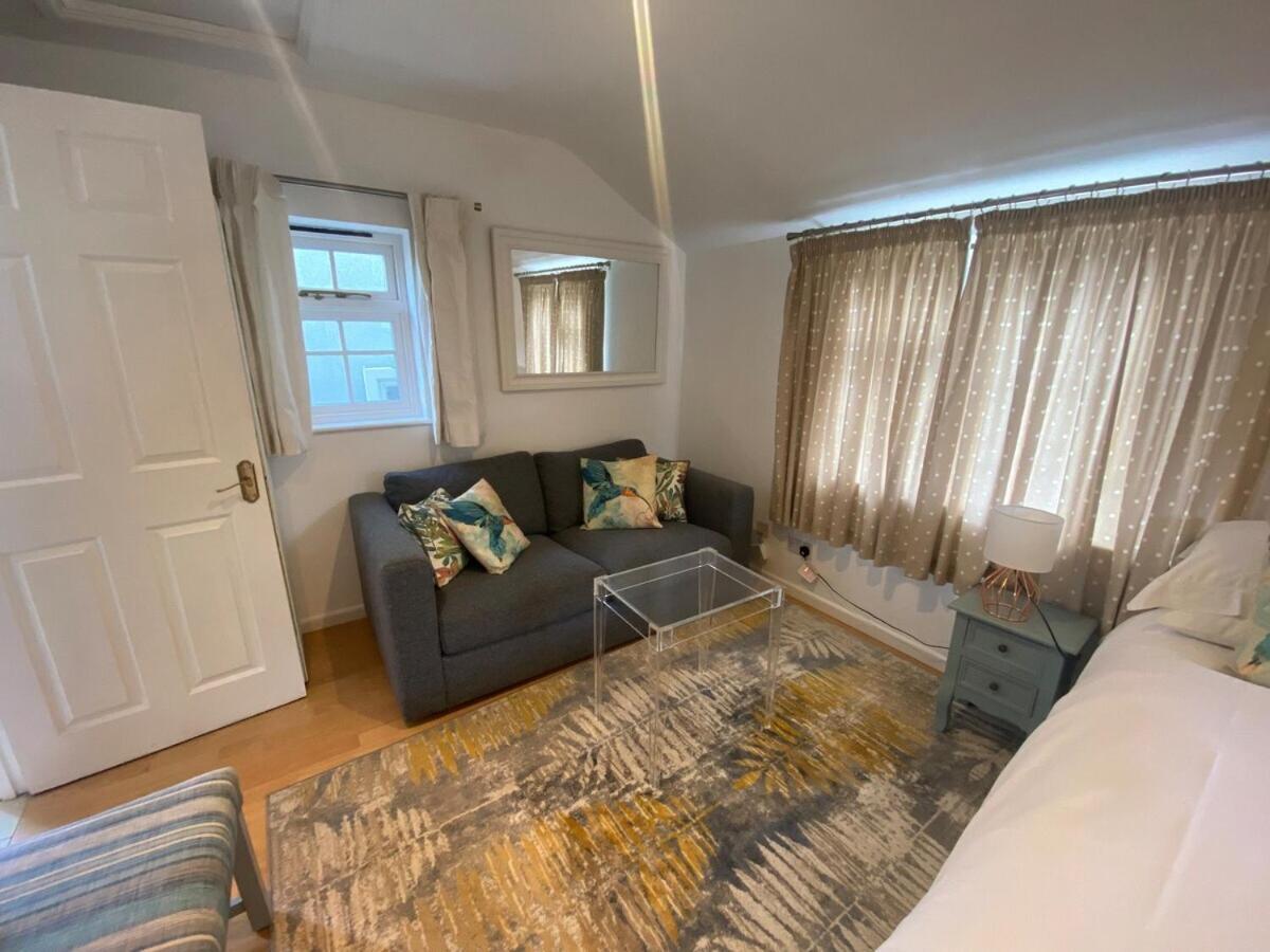 Private Entry Guesthouse Hideaway Hordle Εξωτερικό φωτογραφία