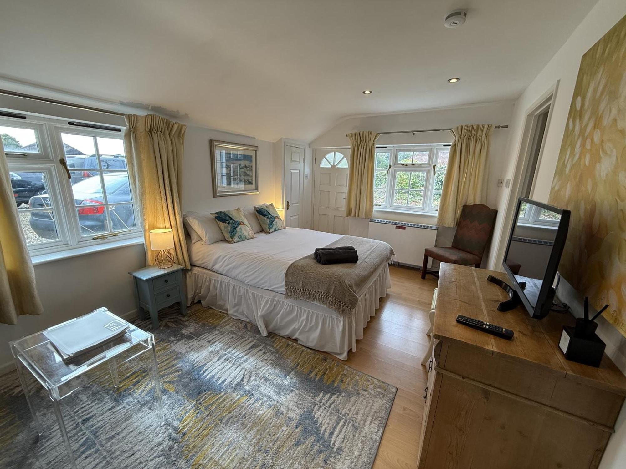 Private Entry Guesthouse Hideaway Hordle Εξωτερικό φωτογραφία